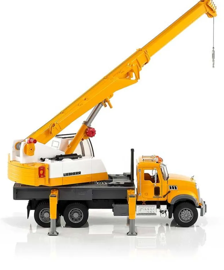 Bruder MACK Granite Liebherr Kranlastbil 02818