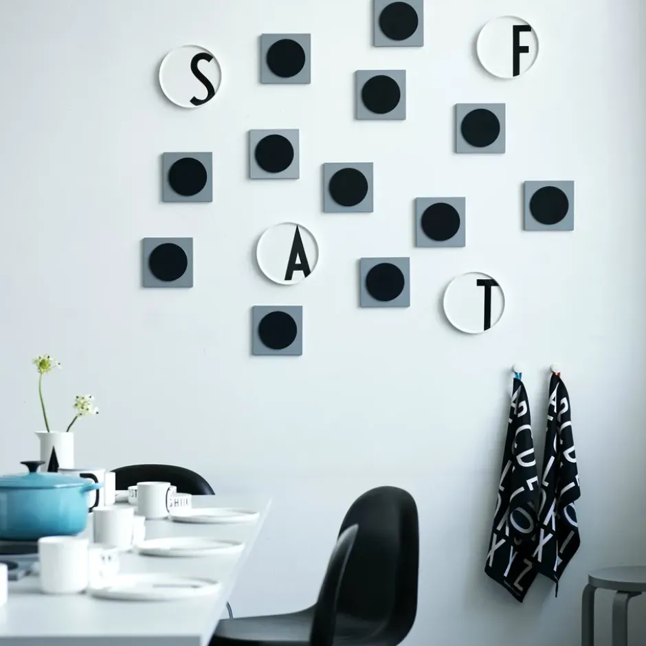 Design Letters lautanen, H