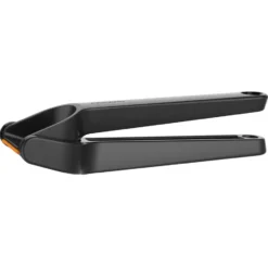 Functional Form -valkosipulipuristin 24 cm, Musta