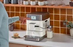 KitchenAid automaattinen espressokone KF7, Porcelain white.