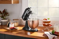 KitchenAid kulho kaksoiskahvalla 4,7 L, Hammered copper
