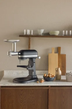 KitchenAid lihamylly makkarasuutimella, Stainless steel
