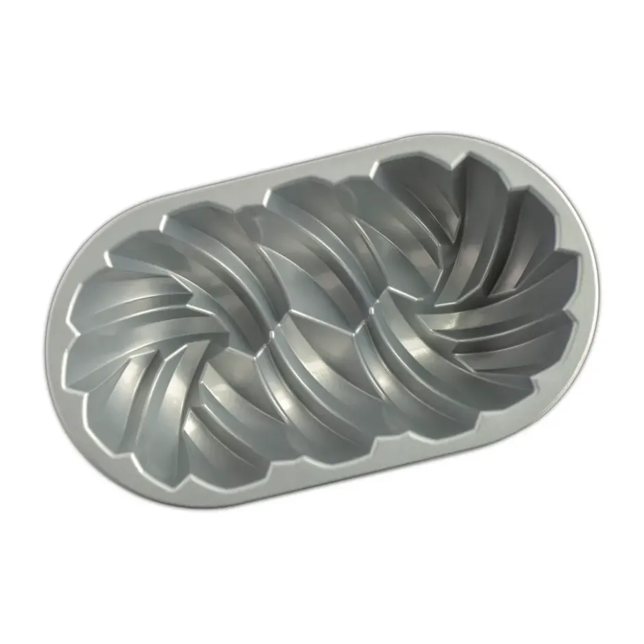 Nordic Ware Braided -leipävuoka 1,4 l, Kulta