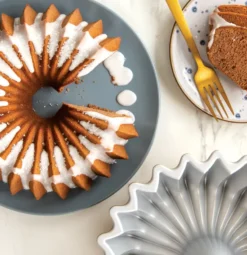 Nordic Ware Brilliance bundt -leivontavuoka, 2,4 l