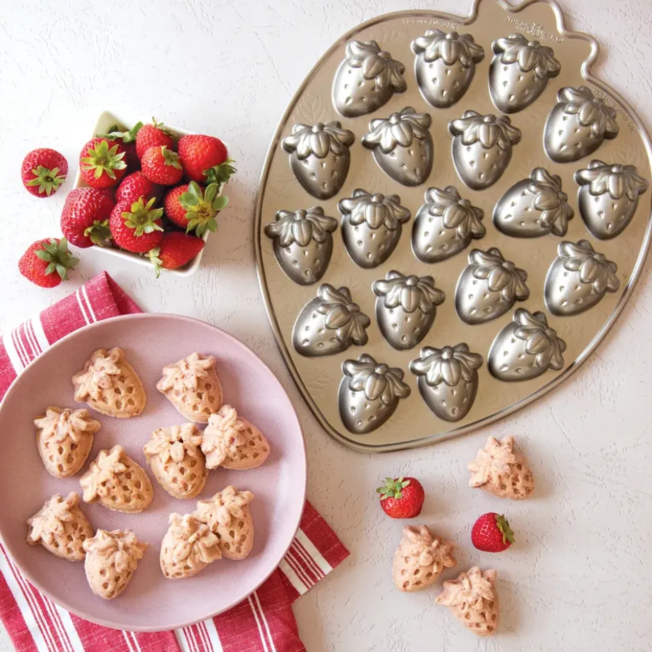 Nordic Ware strawberry bites -kakkuvuoka, 0,4 l