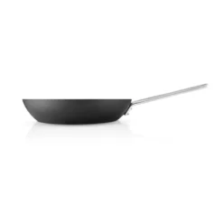 Professional Laser Titanium Slip-Let paistinpannu, Musta, Ø28 cm