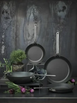 Scanpan paistinpannu 26 cm, Musta