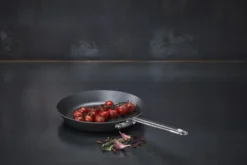 Scanpan paistinpannu 26 cm, Musta