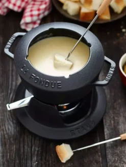 Staub fonduesetti, 1,1 l, musta