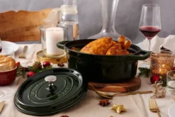 Staub La Cocotte ovaali pata valurauta 4,2 L., Basilikanvihreä