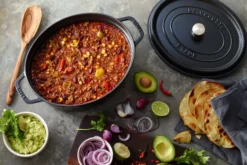 Staub La Cocotte oval gryta valurauta 1 L, Musta