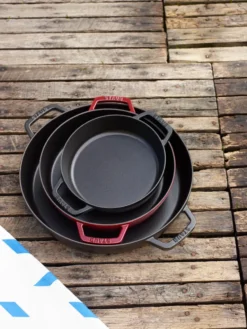 Staub paellapannu valurauta 2 kahvaa Ø34 cm., Musta