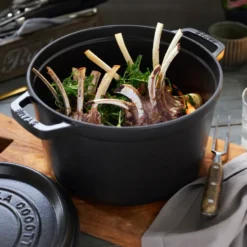 Staub pyöreä pata korkea 4,8 L, MattMusta