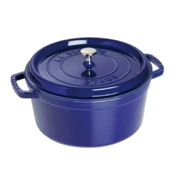 Staub pyöreä pata valurautaa, kolmikerroksinen emali, 6,7 l, tummansininen