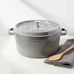 Staub pyöreä pata valurautaa, 5,2 l, harmaa