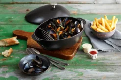 Staub simpukkapata valurautaa, 2 l, musta